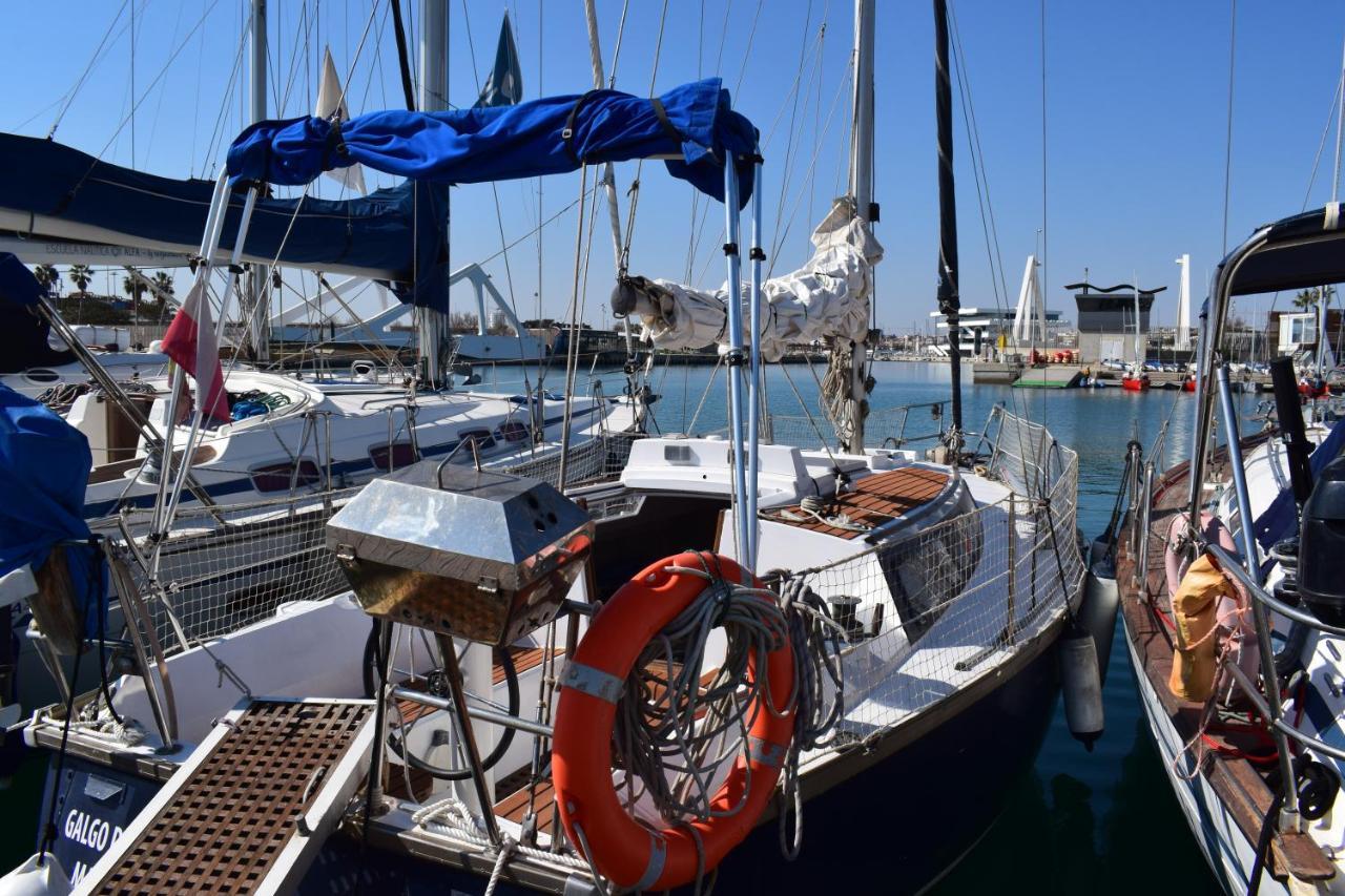 Velero En Puerto De Valencia - E&M Boats 호텔 외부 사진
